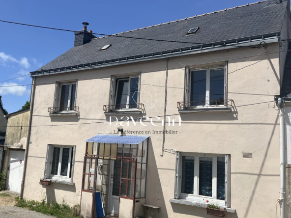 Maison à rénover à Camors avec grandes perspectives, 4 chambres et terrain de 880 m²