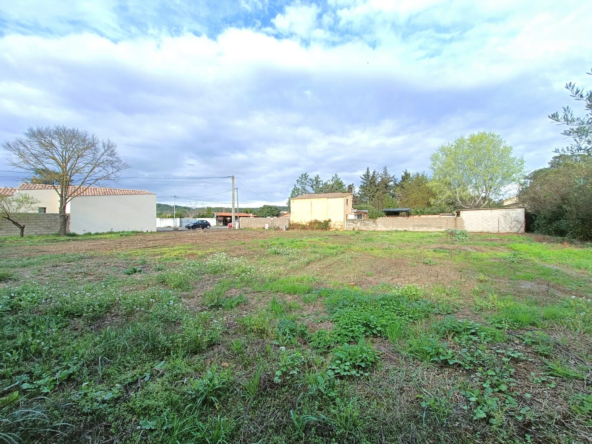 Terrain viabilisé de 628 m² à Lignan-sur-Orb pour construction résidentielle