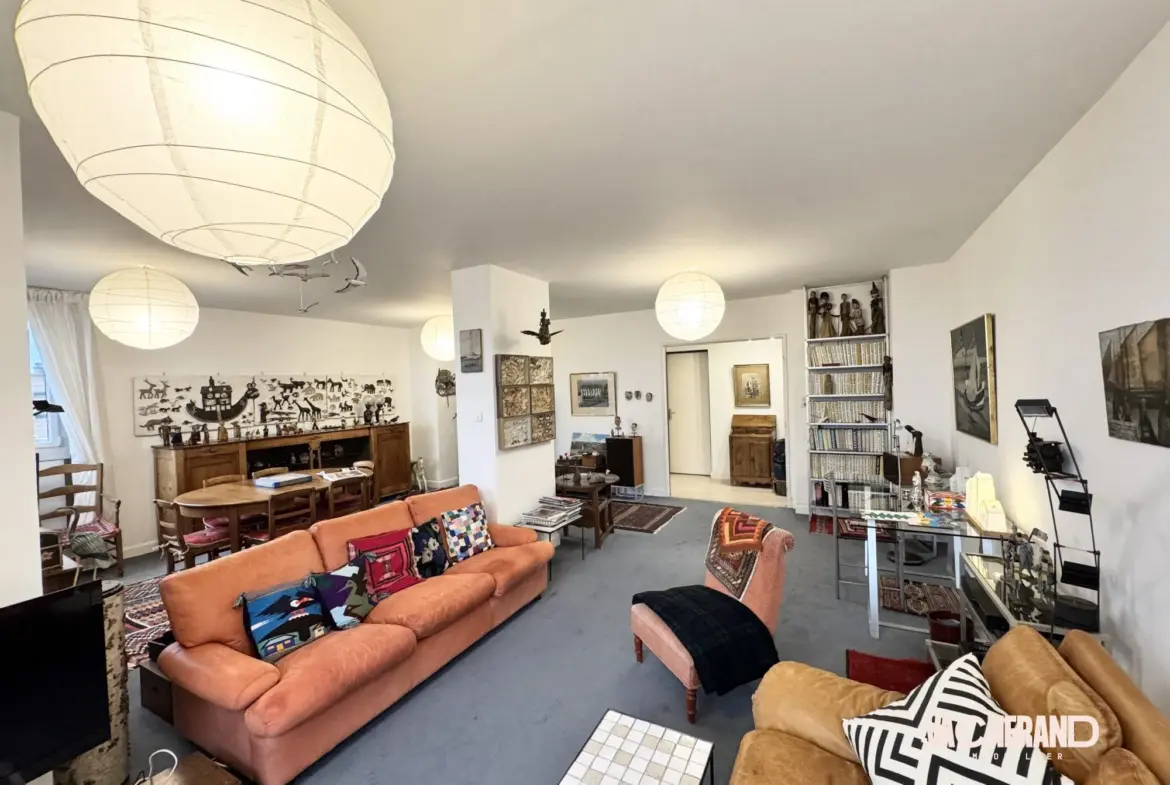 Bel appartement de 145 m² avec vue port, garage et cave à Dunkerque 