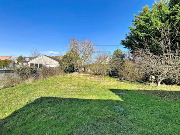 Terrain à vendre à Crouy-en-Thelle – 400 m² en zone UD, libre constructeur
