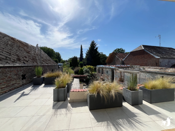 Maison rénovée à vendre à Saint Aubert avec garage et jardin