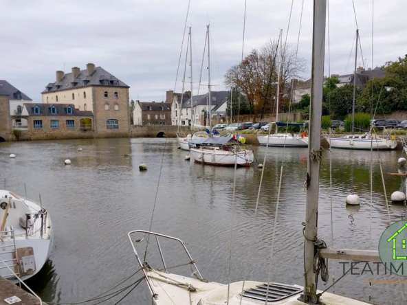 Terrain constructible de 630 m² à Pont-l'Abbé, calme et ensoleillé