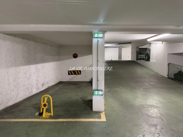 Parking sécurisé à vendre dans le 11e arrondissement de Paris