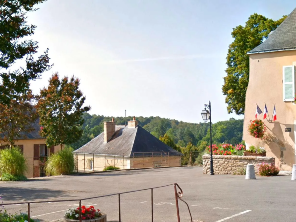 Maison de village rénovée à Parné-sur-Roc - 120 m2, 3 chambres, garage