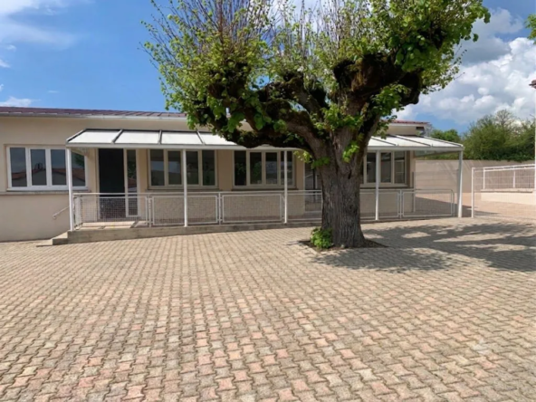 Maison rénovée avec terrasse et 3 chambres à Saint-Nizier-sous-Charlieu