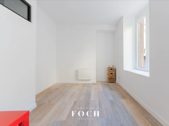 Appartement de 24 m² entièrement rénové à Nancy, Quartier Saurupt proche Artem