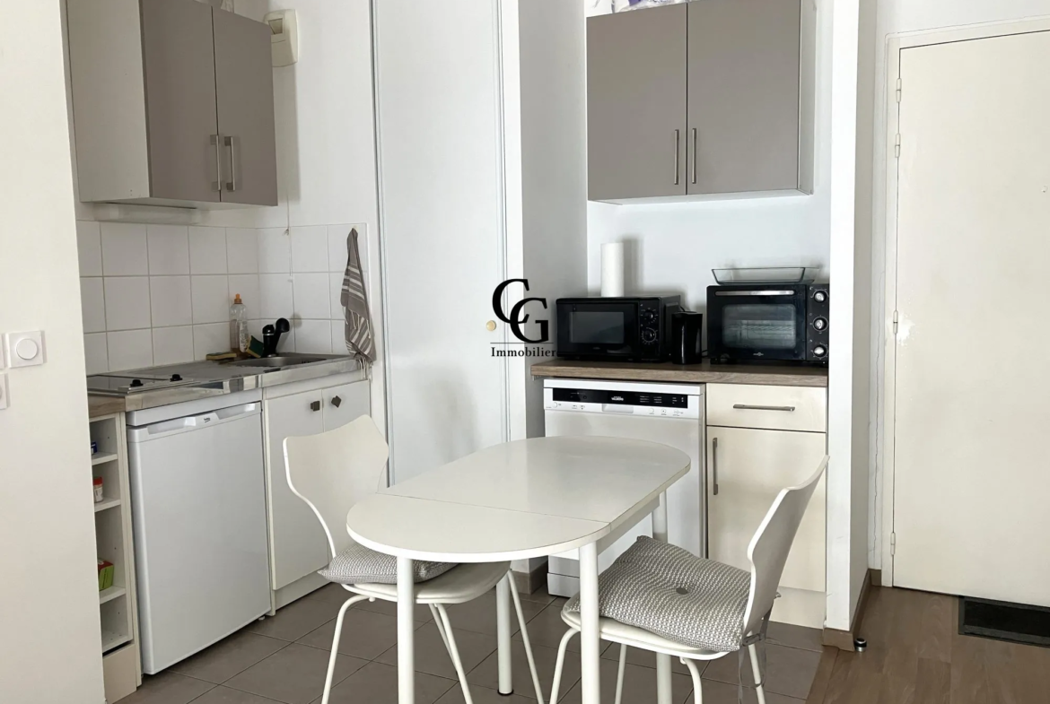 Appartement T2 avec terrasse et parking à Saint-Sébastien-sur-Loire 
