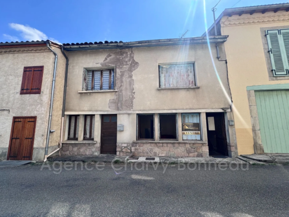 Maison à rénover de 98 m² avec jardin proche de Seix dans l'Ariège