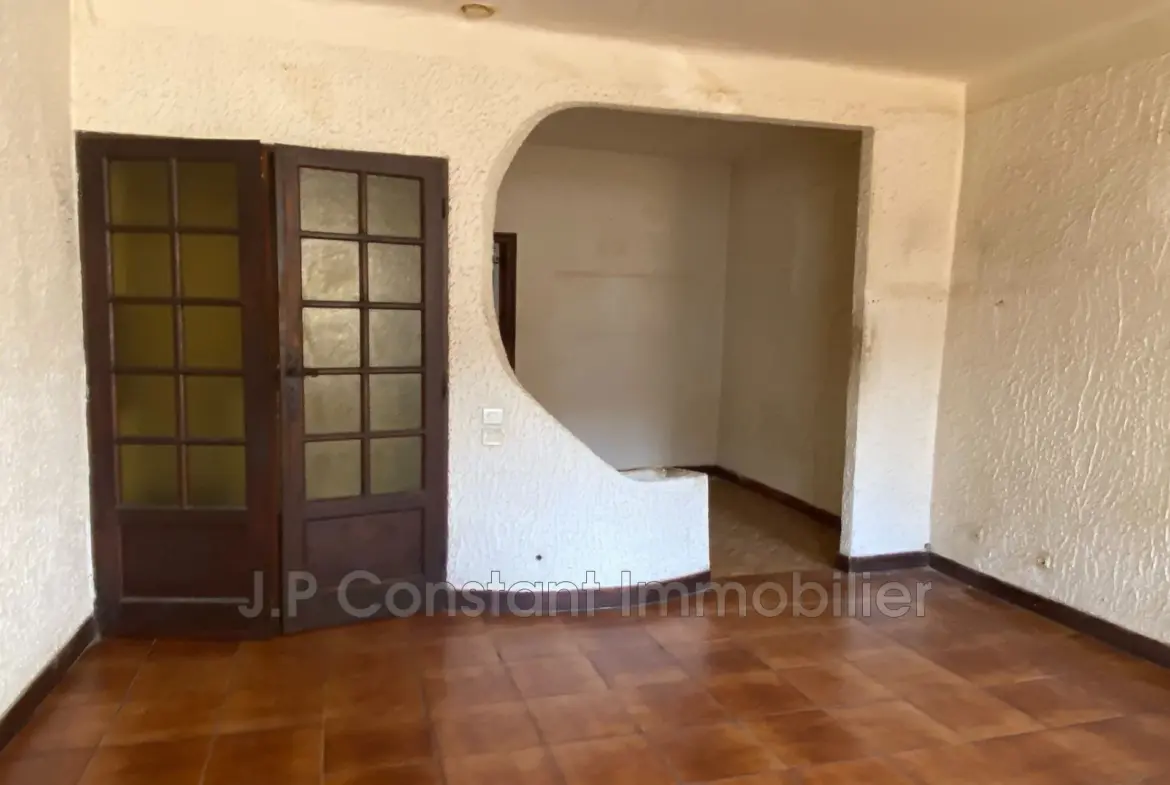 Appartement T3 à La Ciotat proche Vieux Port, à rénover, 2 chambres, centre historique 