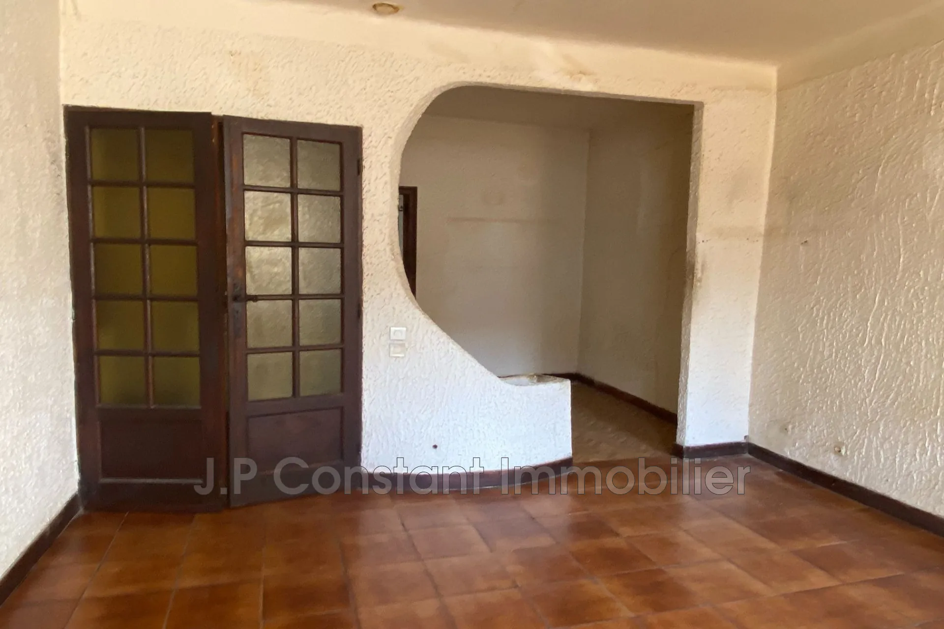 Appartement T3 à La Ciotat proche Vieux Port, à rénover, 2 chambres, centre historique 