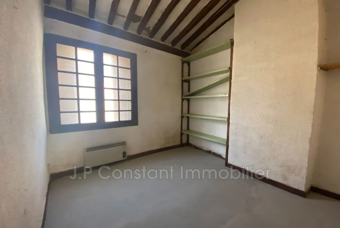 Appartement T3 à La Ciotat proche Vieux Port, à rénover, 2 chambres, centre historique 