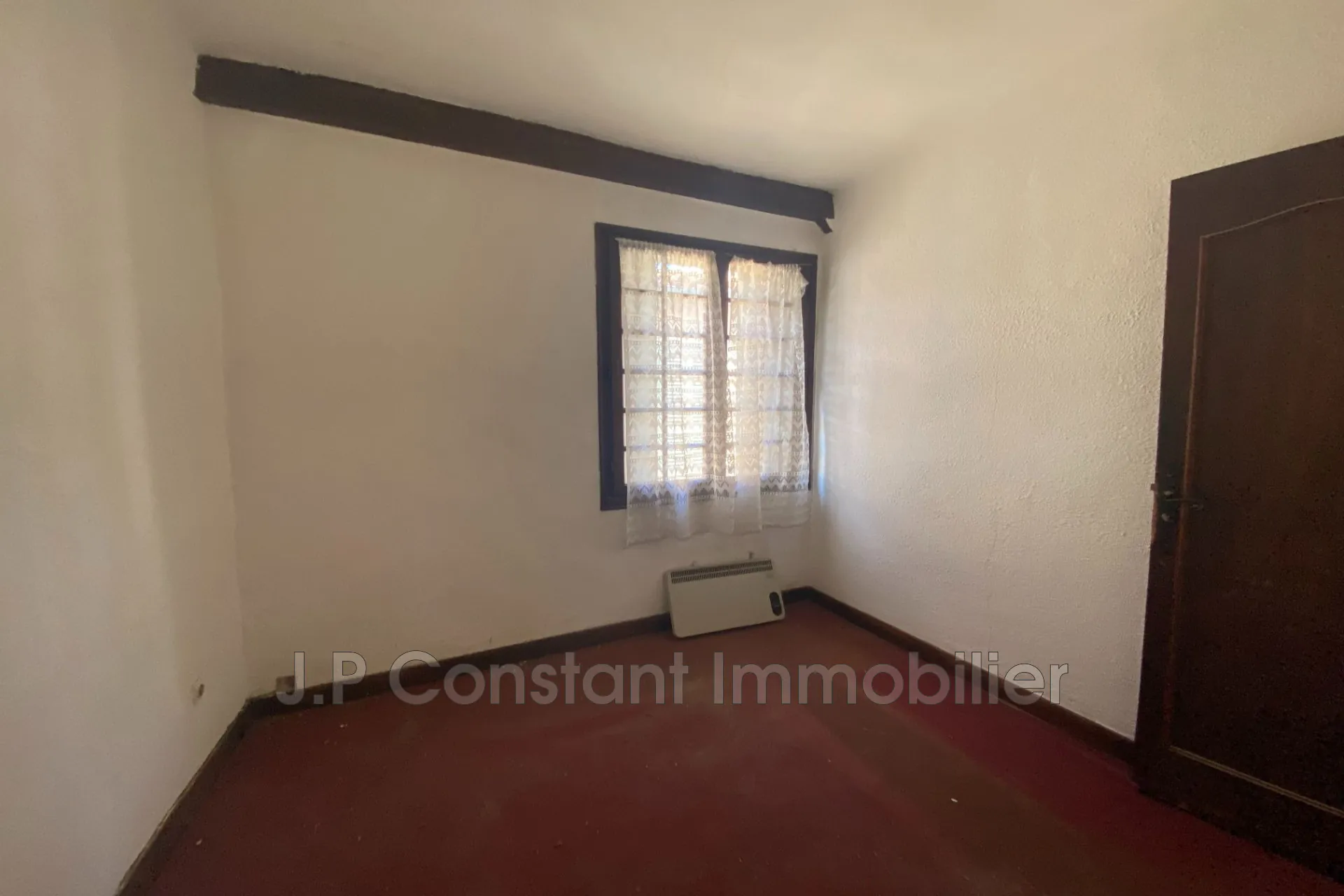 Appartement T3 à La Ciotat proche Vieux Port, à rénover, 2 chambres, centre historique 