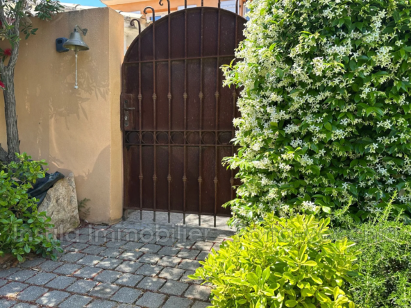Appartement T2 à Porto-Vecchio avec terrasse et parking, idéal investissement ou résidence
