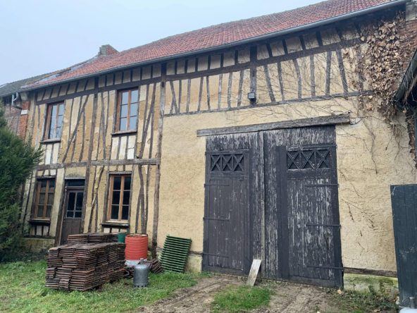Grande grange à rénover avec potentiel à Moreuil, proche commerces et nature