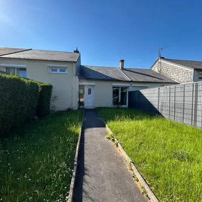 Maison moderne avec garage et jardin à Maubeuge – Quartier calme