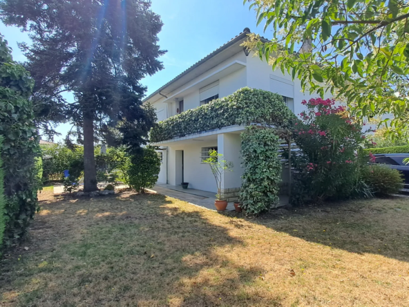 Maison avec sous-sol et jardin à Villeneuve-sur-Lot - Spacieuse et lumineuse