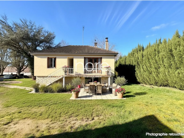 Maison individuelle avec jardin, garage double, à proximité de Sens