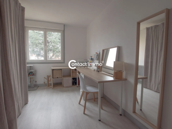 Appartement T3 de 54 m² à Clermont-Ferrand, calme, avec balcon et garage, idéal premier achat