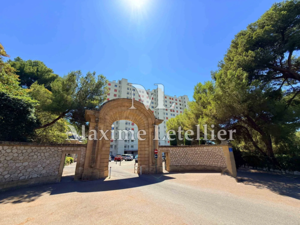 Chambre étudiante à vendre dans résidence à Marseille, idéal investissement
