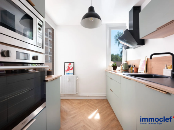 Appartement à vendre à La Madeleine avec balcon et parking couvert