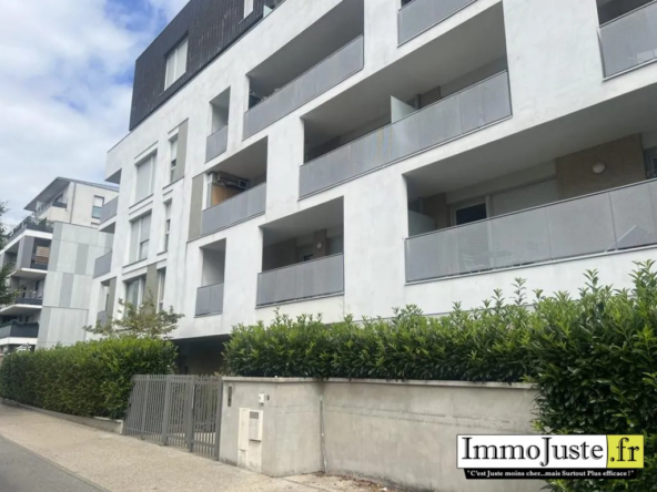 Investissez dans un appartement T3 avec 2 parkings à Trappes, proche commerces et transports