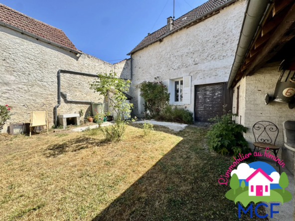 Maison ancienne de 60 m² à Bueil, proche commodités et transports