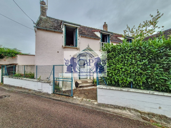 Maison de ville à rénover de 100 m² à Pont-sur-Yonne, secteur calme