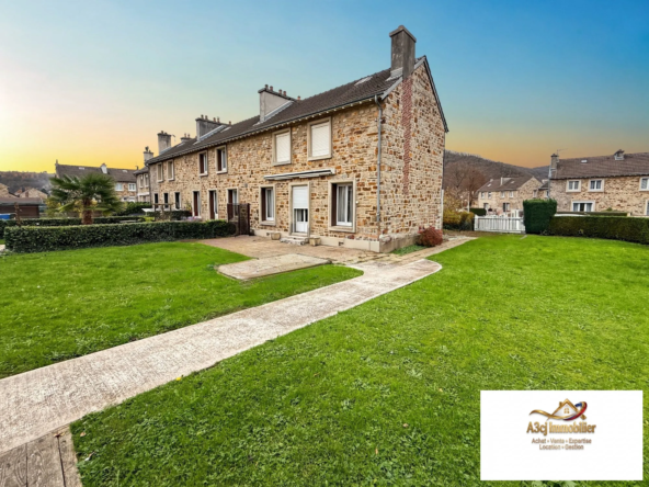 Maison en Pierre à Revin - Quartier La Campagne, 2 Chambres, Jardin, Annexe