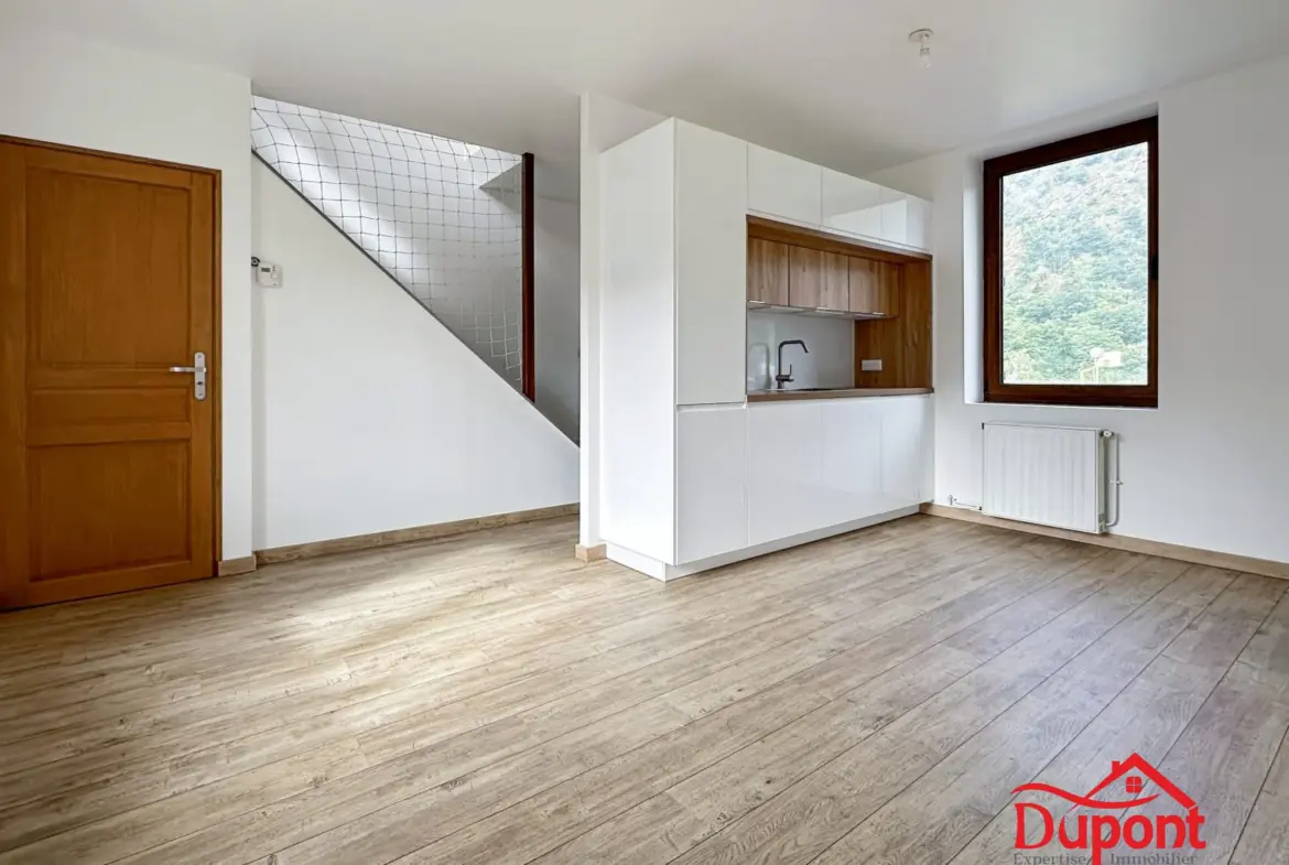 Maison 3 chambres avec jardin et terrain constructible à Laifour 