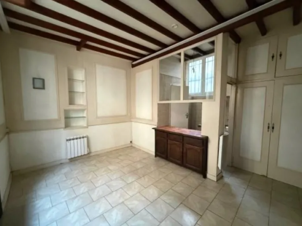 Appartement T1 à rénover de 21m² dans le quartier Saint-Michel à Bordeaux