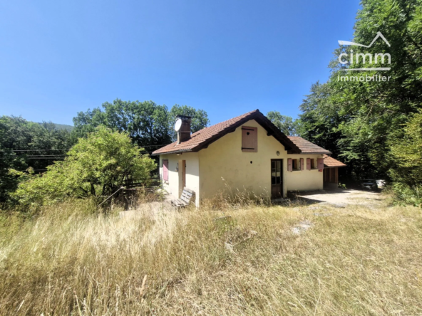 Maison avec double accès et revenu locatif à La Chapelle-en-Vercors