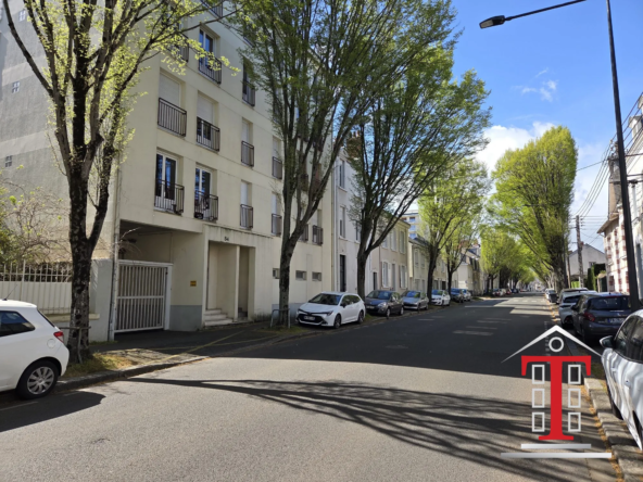 Place de stationnement aérienne sécurisée à Angers - Disponibilité immédiate