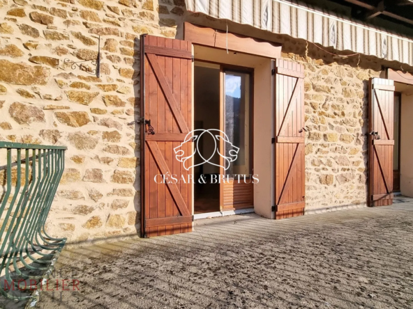 Maison en pierre avec 5 chambres et grand potentiel à Chambost-Allières
