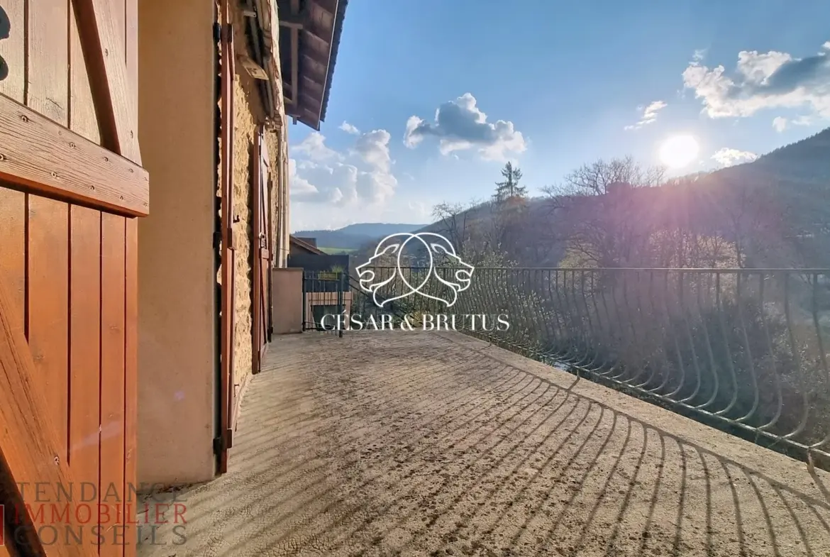 Maison en pierre avec 5 chambres et grand potentiel à Chambost-Allières 