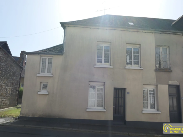 Maison de ville à vendre à Barenton, cave et grenier aménageable