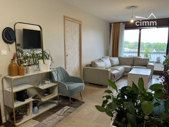 À vendre appartement T4 de 88 m² à Grenoble Rondeau avec balcons et cave