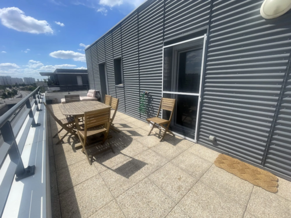 terrasse Appartement à Tours avec grande terrasse, vue panoramique et parking sécurisé