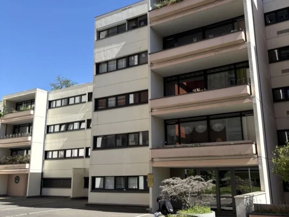 Appartement T2 avec balcon, garage et cave à Villeneuve-d'Ascq - Idéal Investissement ou Première Acquisition