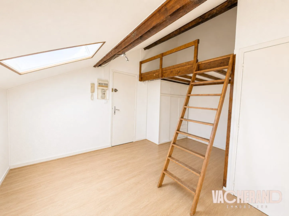 Studio lumineux avec mezzanine à Lille près de l'Université Catholique