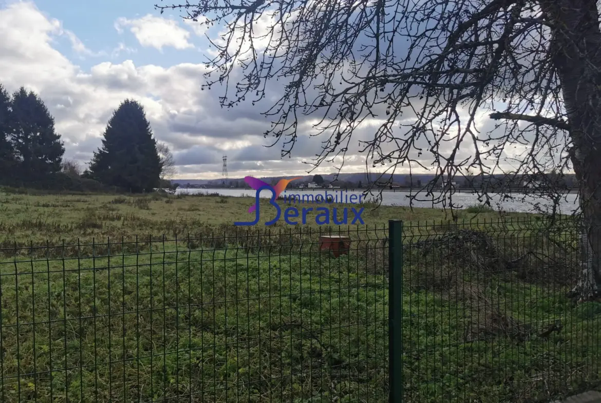 À vendre 4 parcelles de terrains à bâtir en bord de Seine à Le Trait 