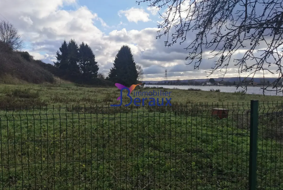 À vendre 4 parcelles de terrains à bâtir en bord de Seine à Le Trait 