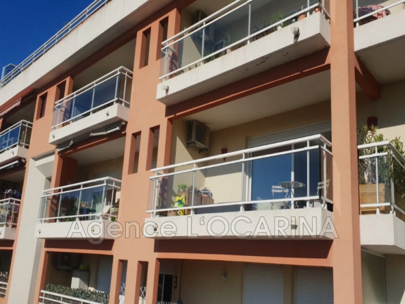 Bel appartement 2 chambres avec terrasse et piscine à Grasse