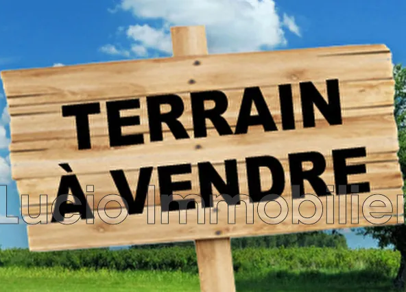 Terrain à bâtir de 836 m² à Crépy en Valois, idéal pour votre projet immobilier