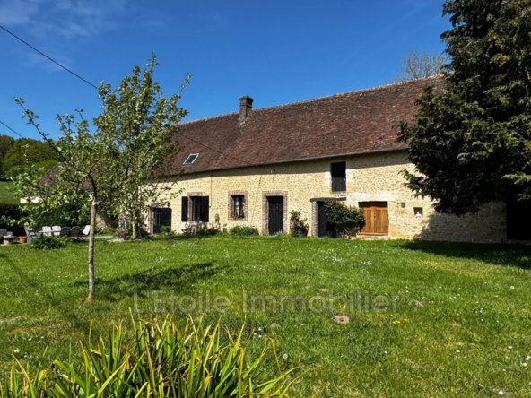 A vendre maison de pays en pierre avec grand terrain à Saint-Aubin-de-Courteraie