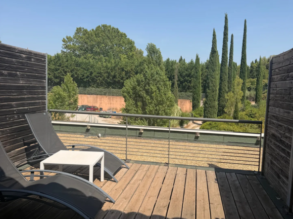 Appartement T1 avec terrasse, piscine et parking à Éguilles près d'Aix-en-Provence