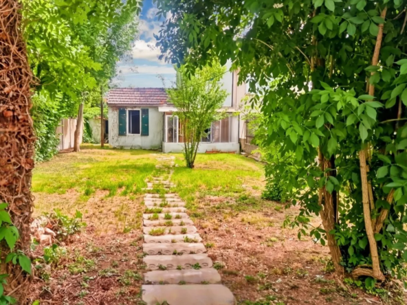 Terrain constructible de 403 m² à Pontault-Combault, quartier du Bouquet