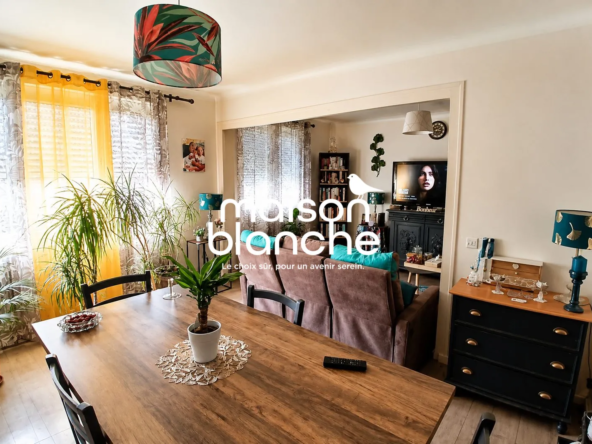 A vendre appartement T3 de 75 m² à Parthenay avec garage et cave