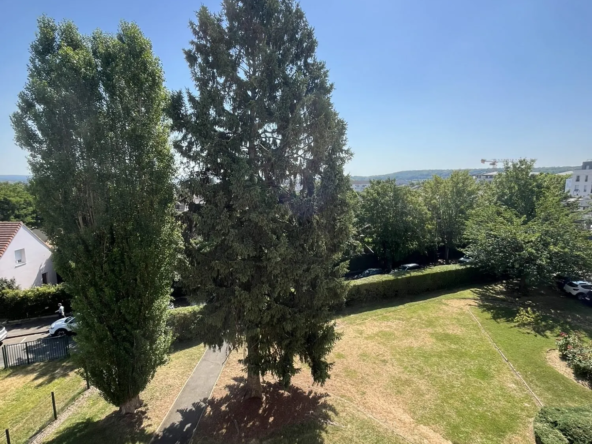 Appartement 3 pièces avec cave et parking à Les Clayes-sous-Bois