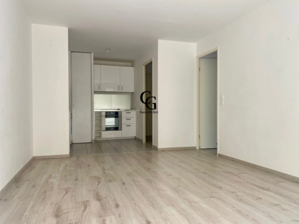 Appartement Type 2 avec Balcon et Parking à Nantes, proximité commodités