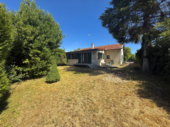 Maison de plain-pied à vendre à Suippes avec jardin et dépendance